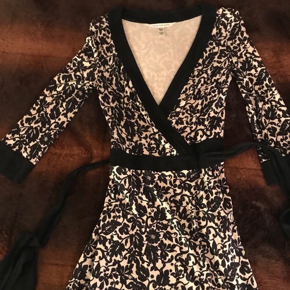 Diane Von Furstenberg Dresses & Skirts - Diane von Furstenberg Floral Faux WrapAround Dress Diane Von Furstenberg Dresses & Skirts - Diane von Furstenberg Floral Faux WrapAround Dress